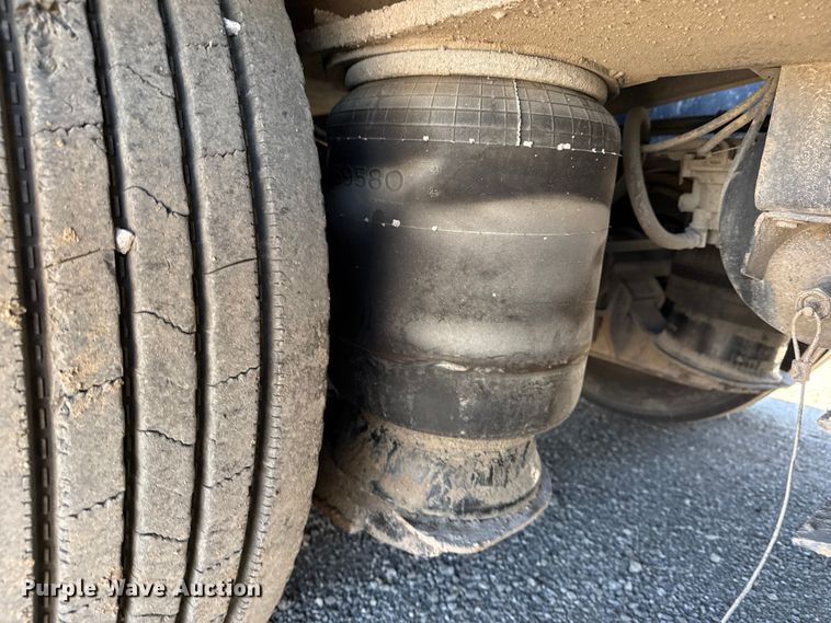 image for item DO8495 2001 Trail King TK110HDG-533 lowboy equipment trailer