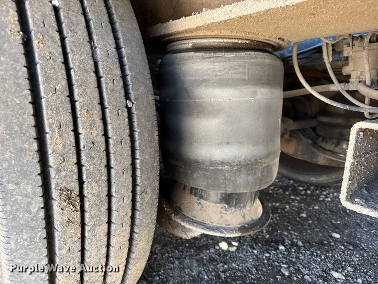 image for item DO8495 2001 Trail King TK110HDG-533 lowboy equipment trailer