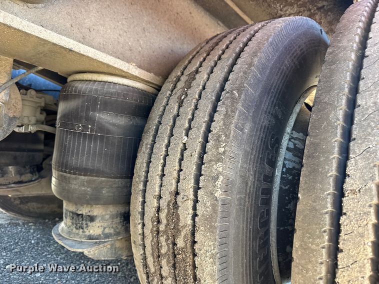 image for item DO8495 2001 Trail King TK110HDG-533 lowboy equipment trailer