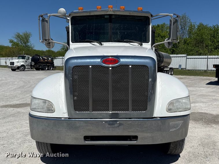 image for item DO8497 2012 Peterbilt 337 flatbed truck