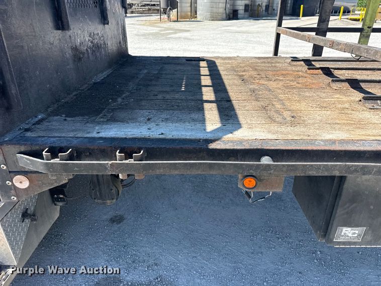 image for item DO8497 2012 Peterbilt 337 flatbed truck