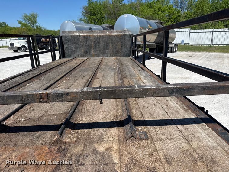 image for item DO8497 2012 Peterbilt 337 flatbed truck