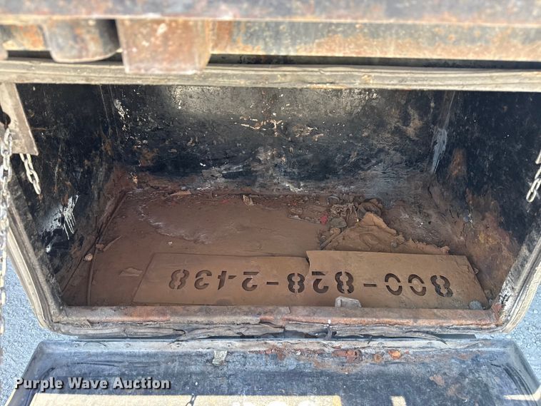 image for item DO8497 2012 Peterbilt 337 flatbed truck