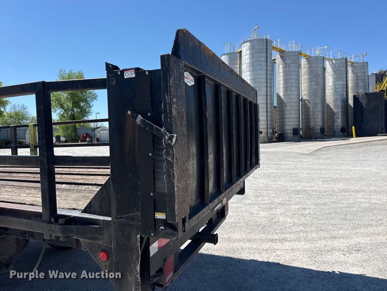 image for item DO8497 2012 Peterbilt 337 flatbed truck