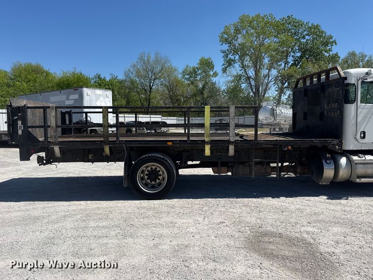 image for item DO8497 2012 Peterbilt 337 flatbed truck