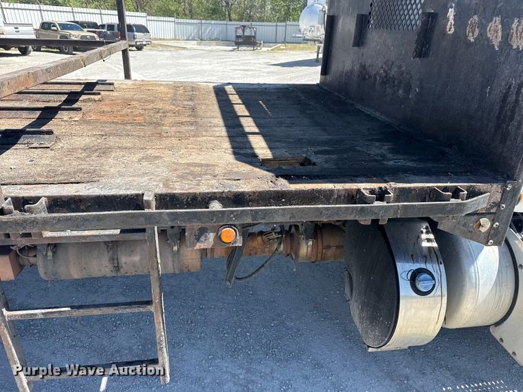 image for item DO8497 2012 Peterbilt 337 flatbed truck