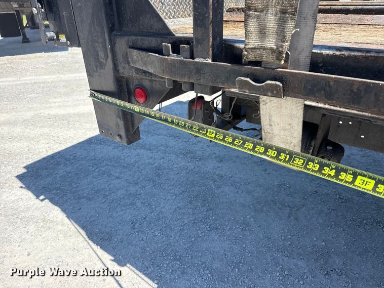 image for item DO8497 2012 Peterbilt 337 flatbed truck