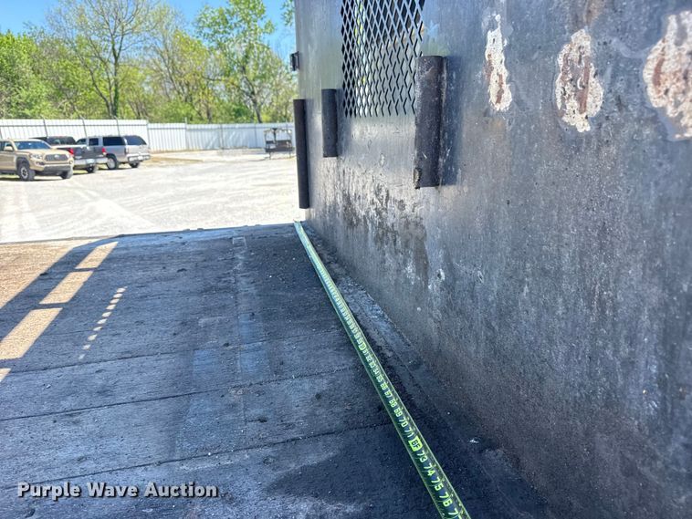 image for item DO8497 2012 Peterbilt 337 flatbed truck