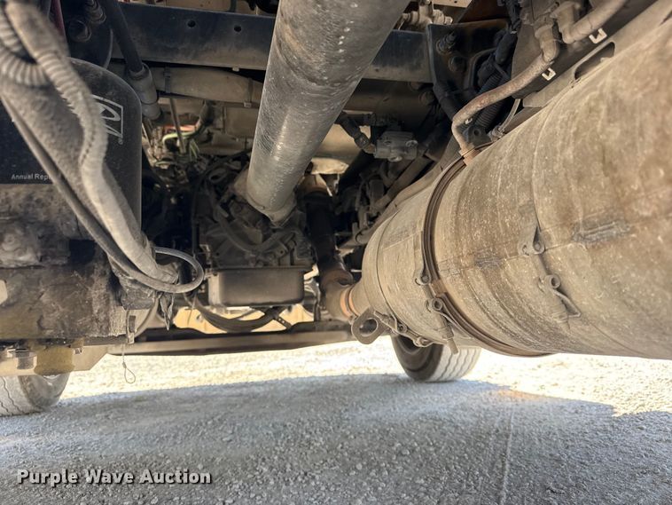 image for item DO8497 2012 Peterbilt 337 flatbed truck