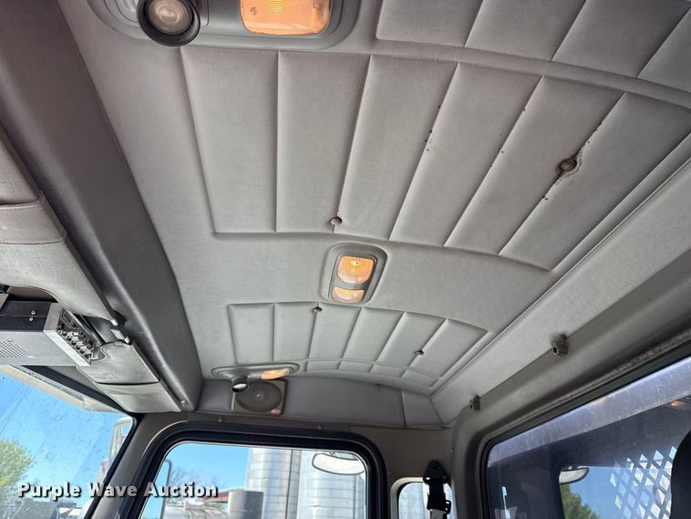 image for item DO8497 2012 Peterbilt 337 flatbed truck