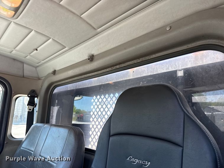 image for item DO8497 2012 Peterbilt 337 flatbed truck