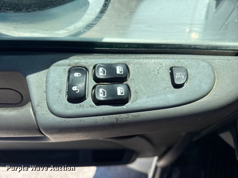 image for item DO8497 2012 Peterbilt 337 flatbed truck