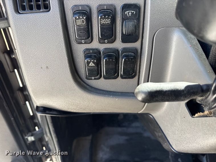 image for item DO8497 2012 Peterbilt 337 flatbed truck