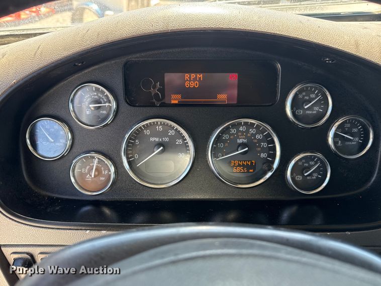 image for item DO8497 2012 Peterbilt 337 flatbed truck