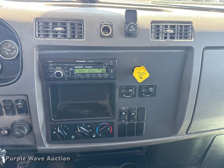 image for item DO8497 2012 Peterbilt 337 flatbed truck