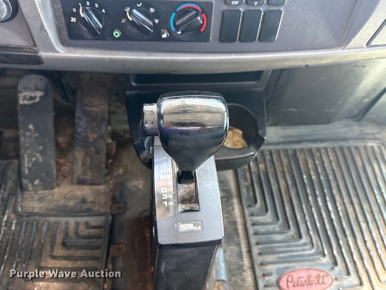 image for item DO8497 2012 Peterbilt 337 flatbed truck