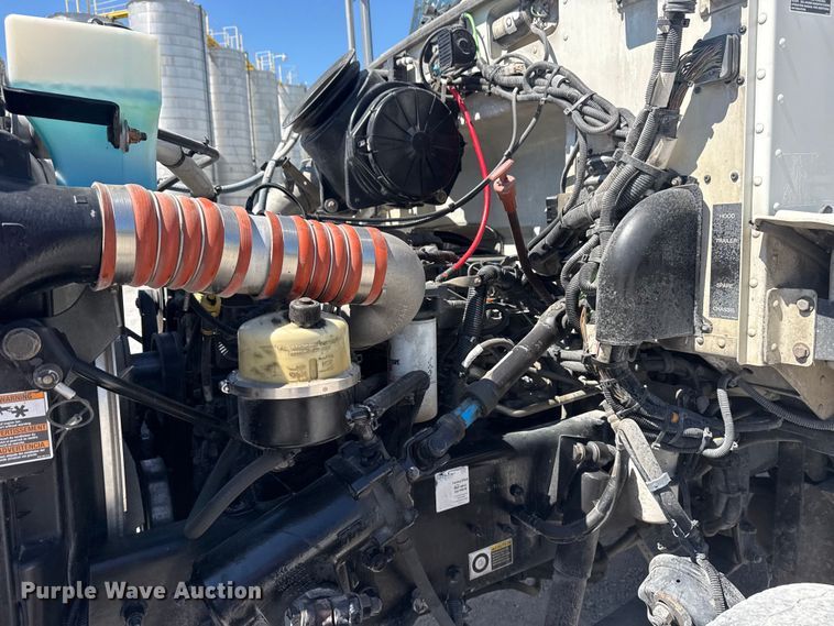 image for item DO8497 2012 Peterbilt 337 flatbed truck