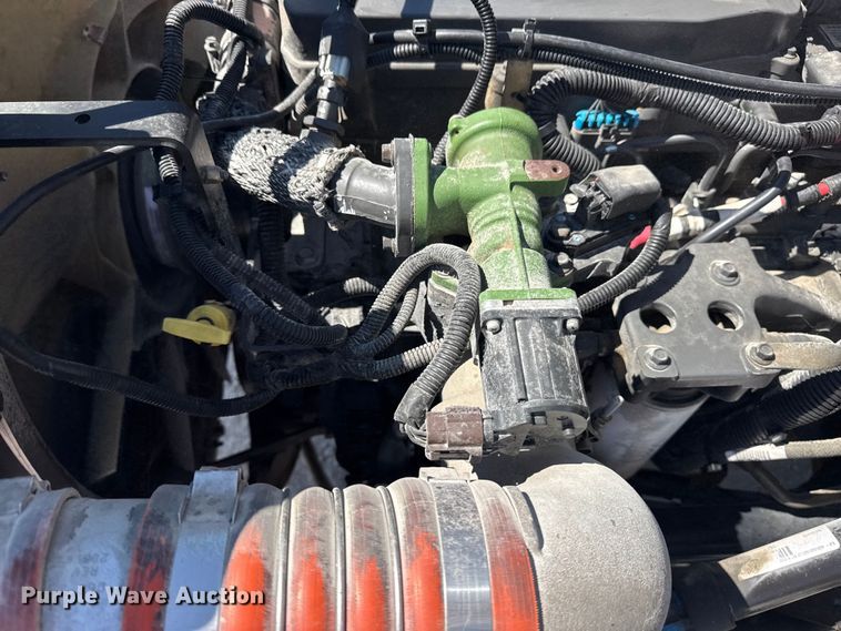 image for item DO8497 2012 Peterbilt 337 flatbed truck