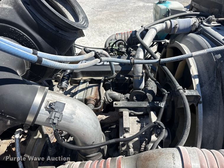 image for item DO8497 2012 Peterbilt 337 flatbed truck