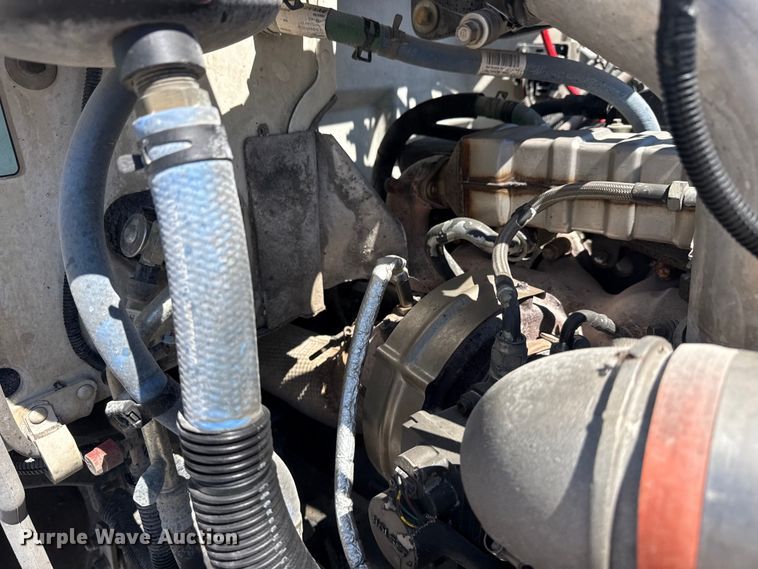 image for item DO8497 2012 Peterbilt 337 flatbed truck