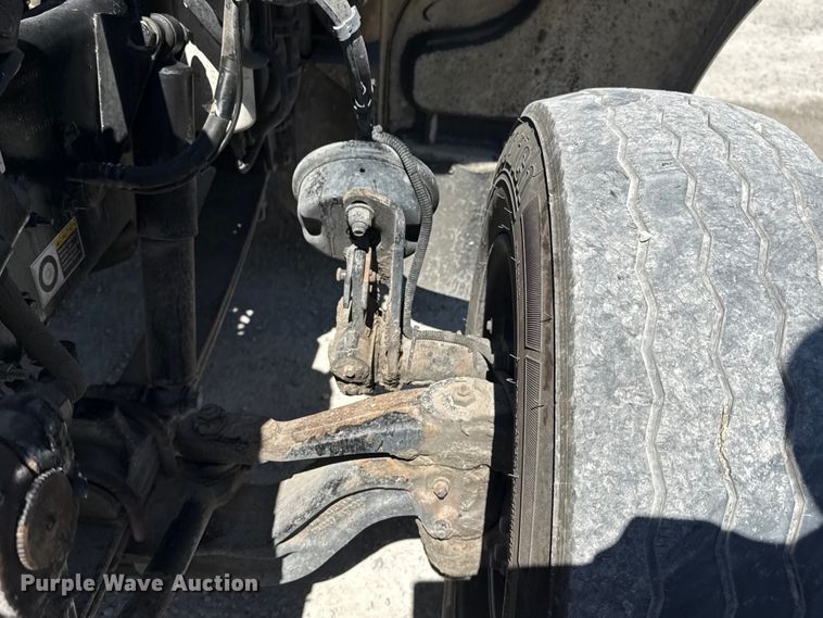 image for item DO8497 2012 Peterbilt 337 flatbed truck