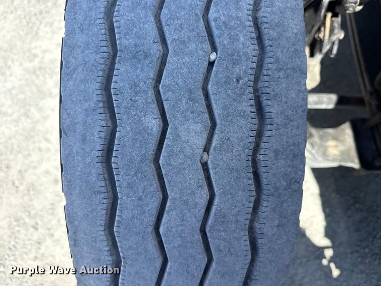 image for item DO8497 2012 Peterbilt 337 flatbed truck