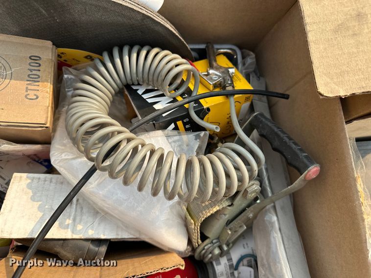 image for item DQ7758 Truck parts