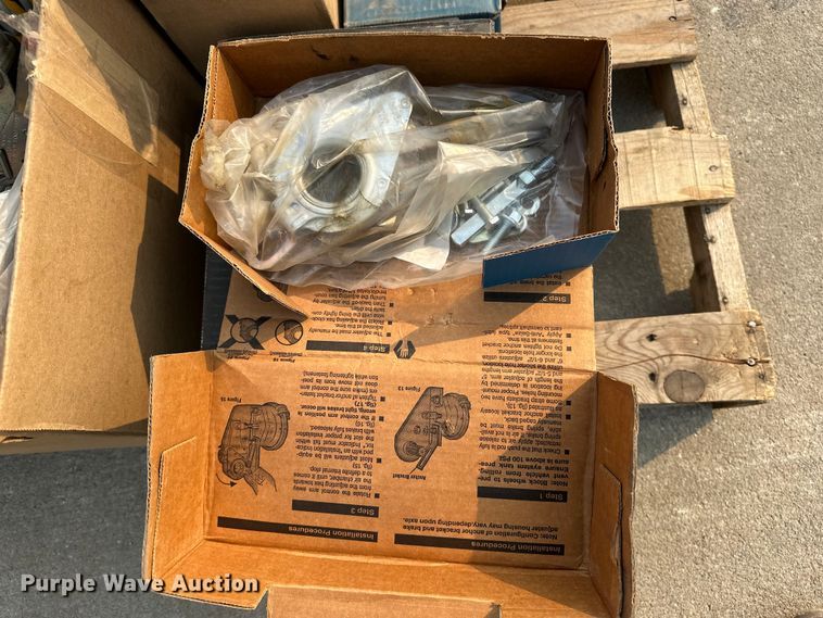 image for item DQ7758 Truck parts