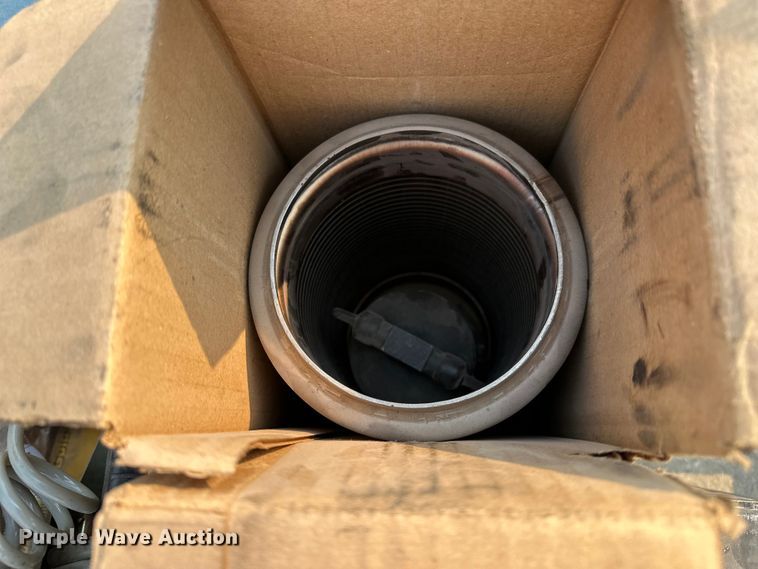 image for item DQ7758 Truck parts