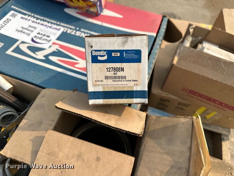 image for item DQ7758 Truck parts