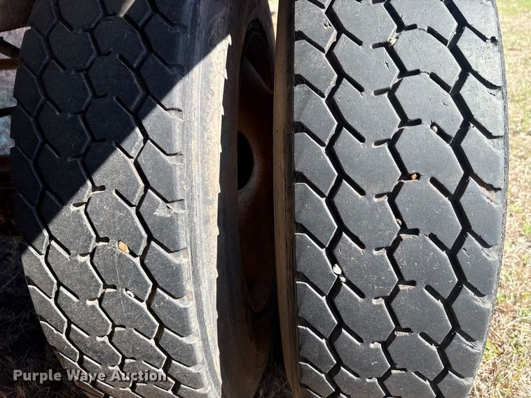 image for item DR1075 1984 Timpte dry van trailer