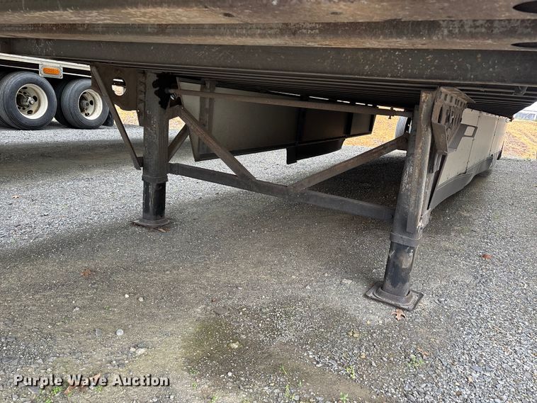 image for item DT0051 2013 Wabash National dry van trailer