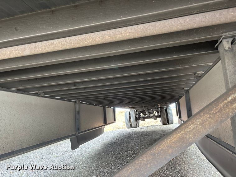 image for item DT0051 2013 Wabash National dry van trailer