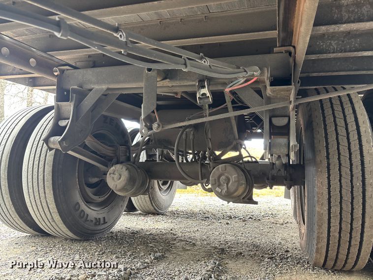 image for item DT0051 2013 Wabash National dry van trailer