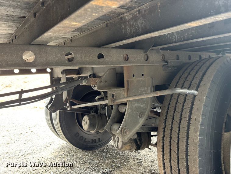 image for item DT0051 2013 Wabash National dry van trailer