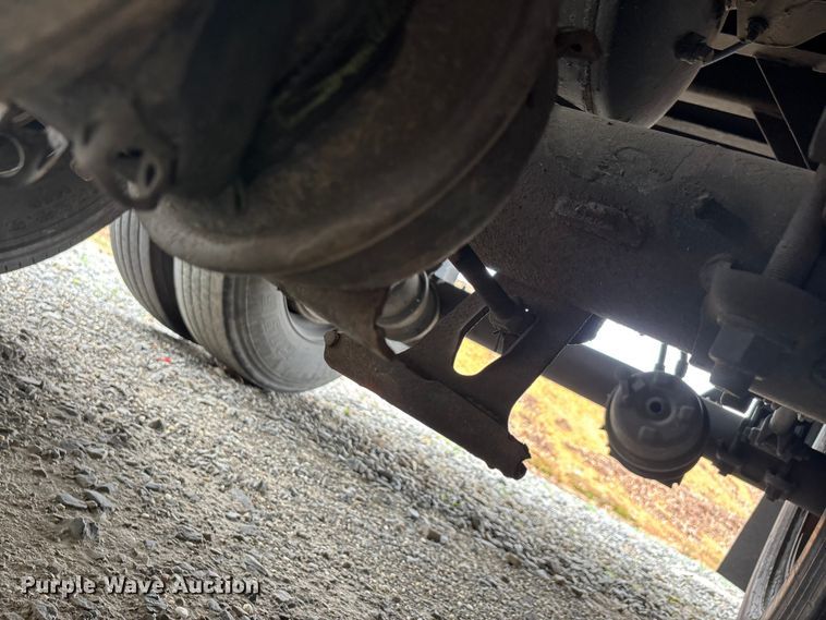 image for item DT0051 2013 Wabash National dry van trailer