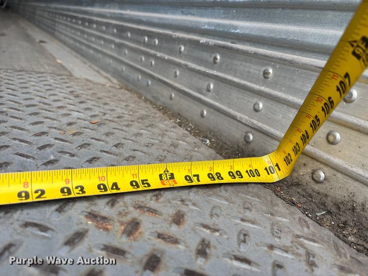 image for item DT0051 2013 Wabash National dry van trailer