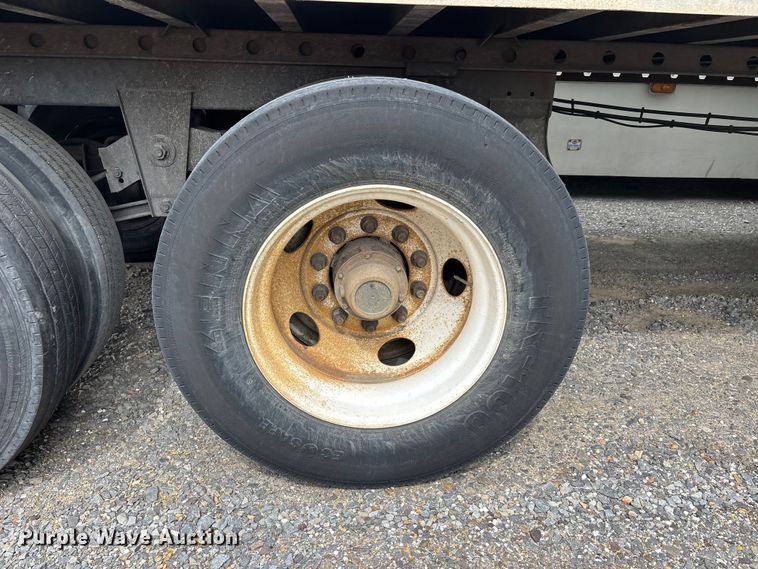 image for item DT0051 2013 Wabash National dry van trailer