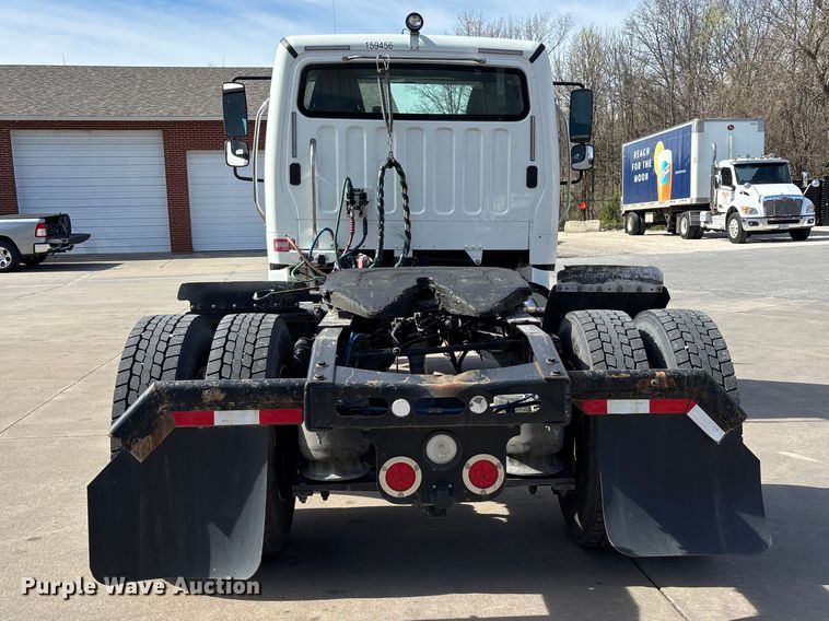 image for item DT0108 2017 Freightliner M2 semi truck