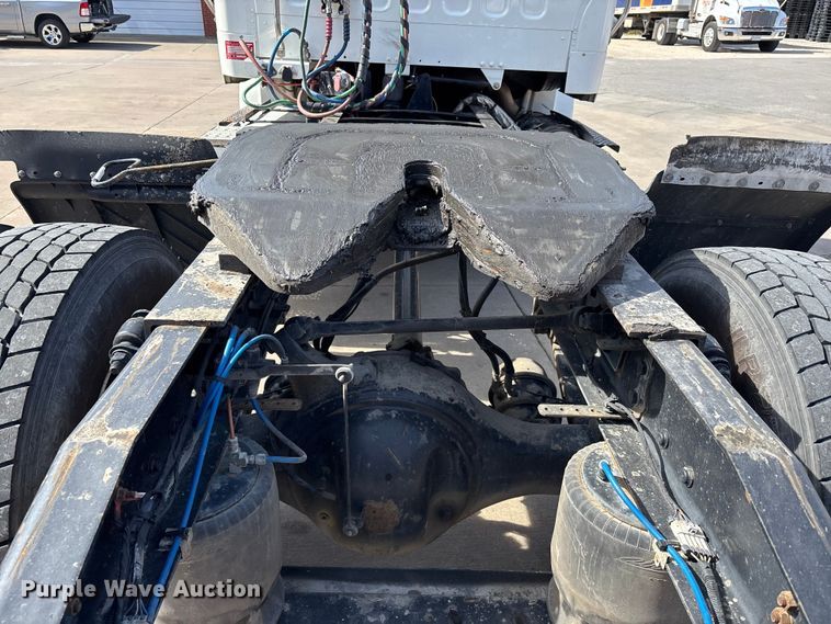 image for item DT0108 2017 Freightliner M2 semi truck