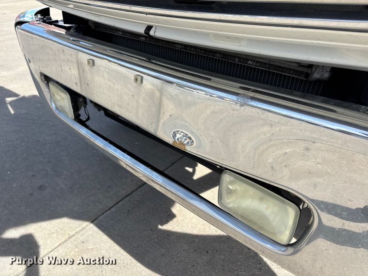 image for item DT0108 2017 Freightliner M2 semi truck