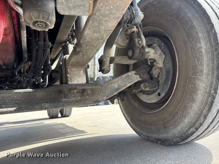 image for item DT0108 2017 Freightliner M2 semi truck