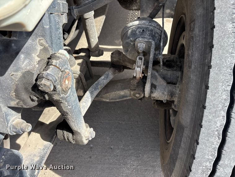 image for item DT0108 2017 Freightliner M2 semi truck