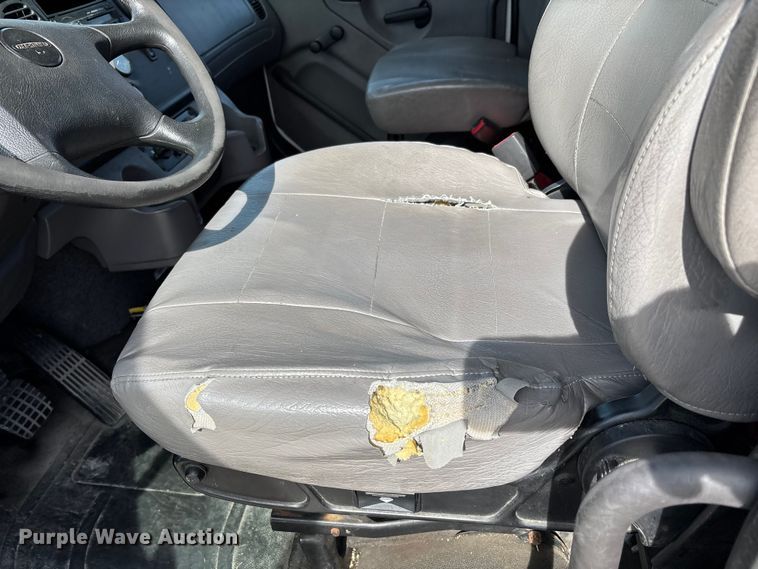 image for item DT0108 2017 Freightliner M2 semi truck