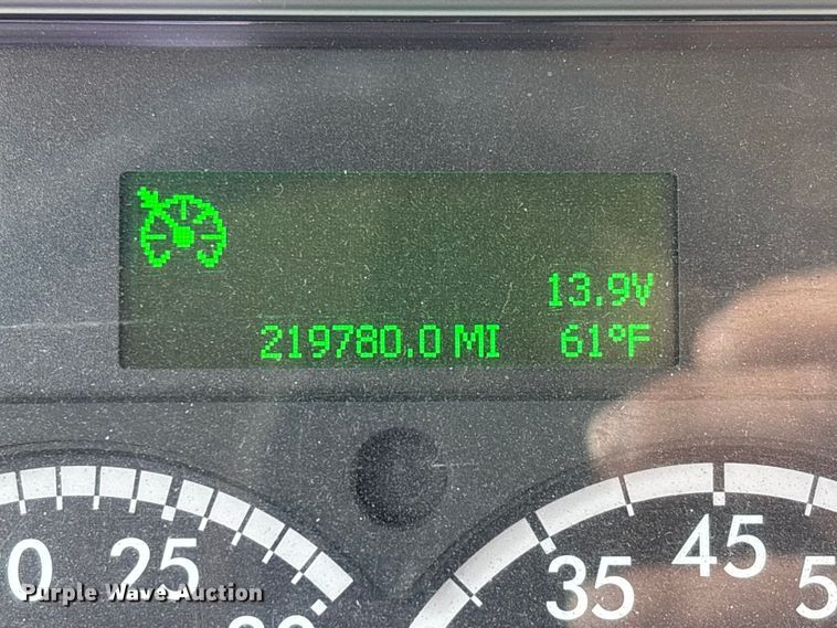 image for item DT0108 2017 Freightliner M2 semi truck