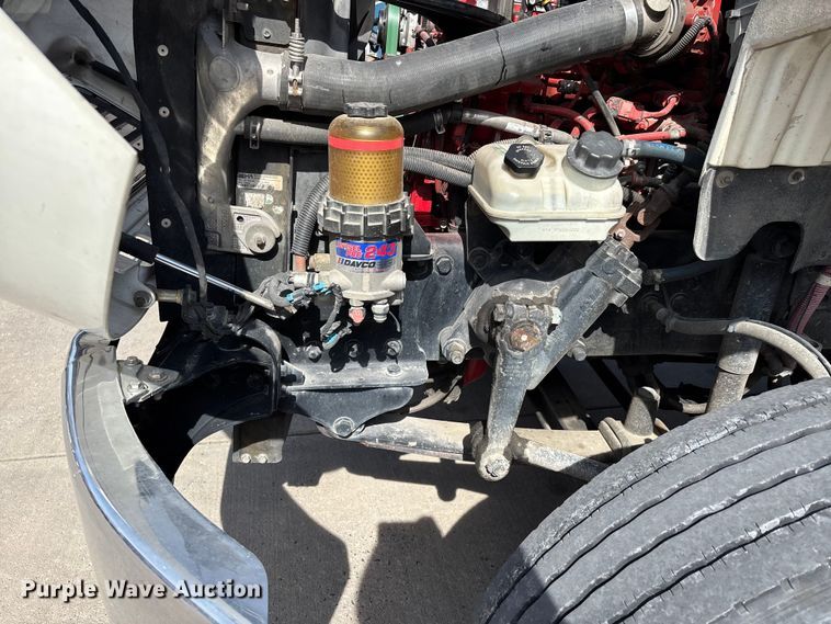 image for item DT0108 2017 Freightliner M2 semi truck