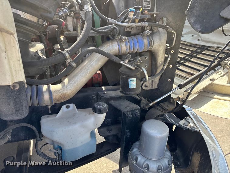 image for item DT0108 2017 Freightliner M2 semi truck