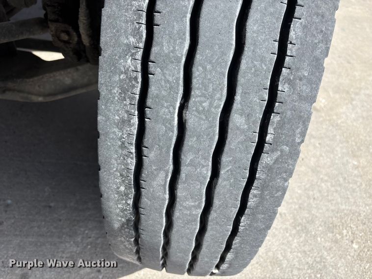 image for item DT0108 2017 Freightliner M2 semi truck