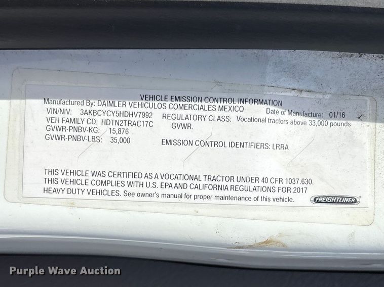 image for item DT0108 2017 Freightliner M2 semi truck