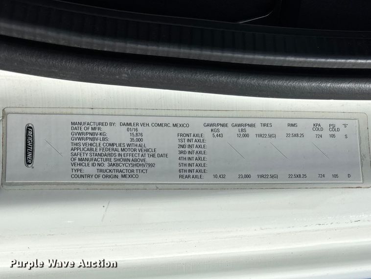 image for item DT0108 2017 Freightliner M2 semi truck